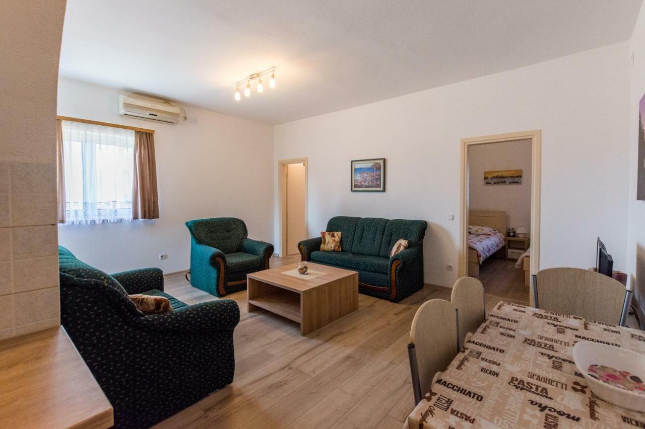 Apartment Lavanda 2 Porec Esterno foto