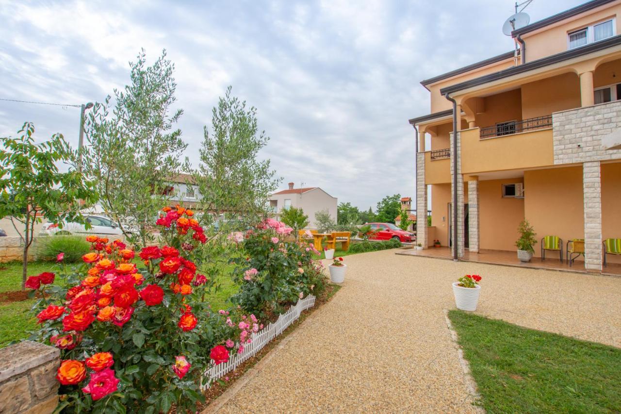 Apartment Lavanda 2 Porec Esterno foto